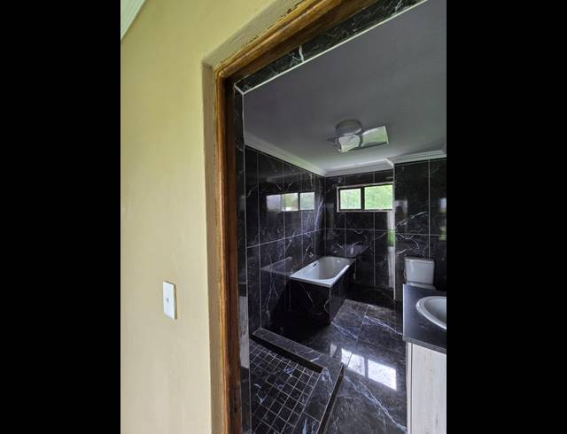 6 BEDROOM HOUSE FOR SALE IN RIVERSDALE
